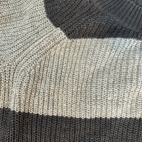 Light weight gray and black womans stripped sweater - Picture 2 of 5
